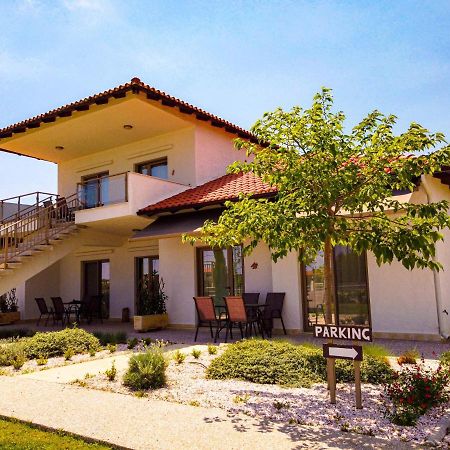 Varkes Suites 1 Néa Potídea Kültér fotó