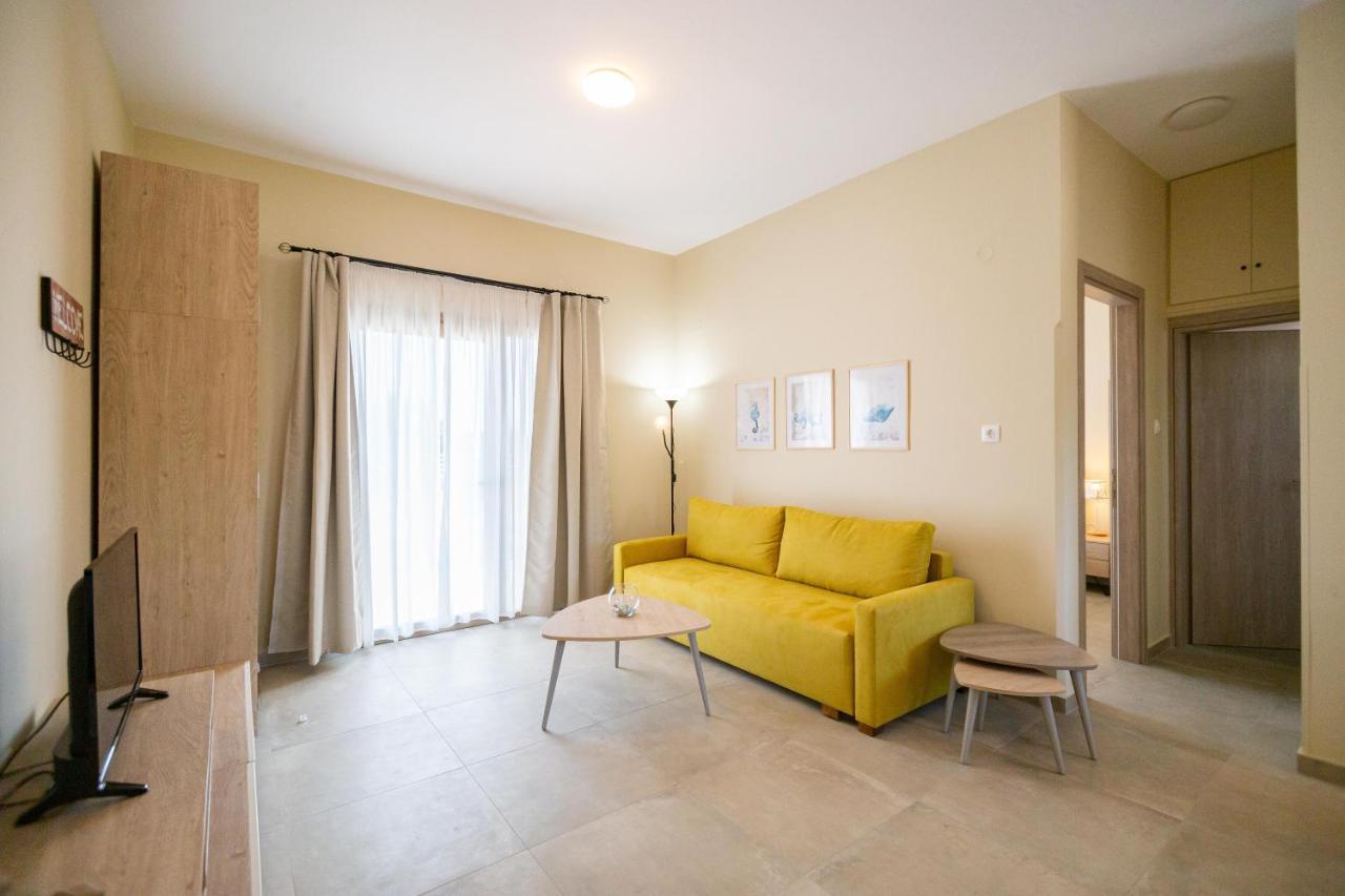 Varkes Suites 1 Néa Potídea Kültér fotó