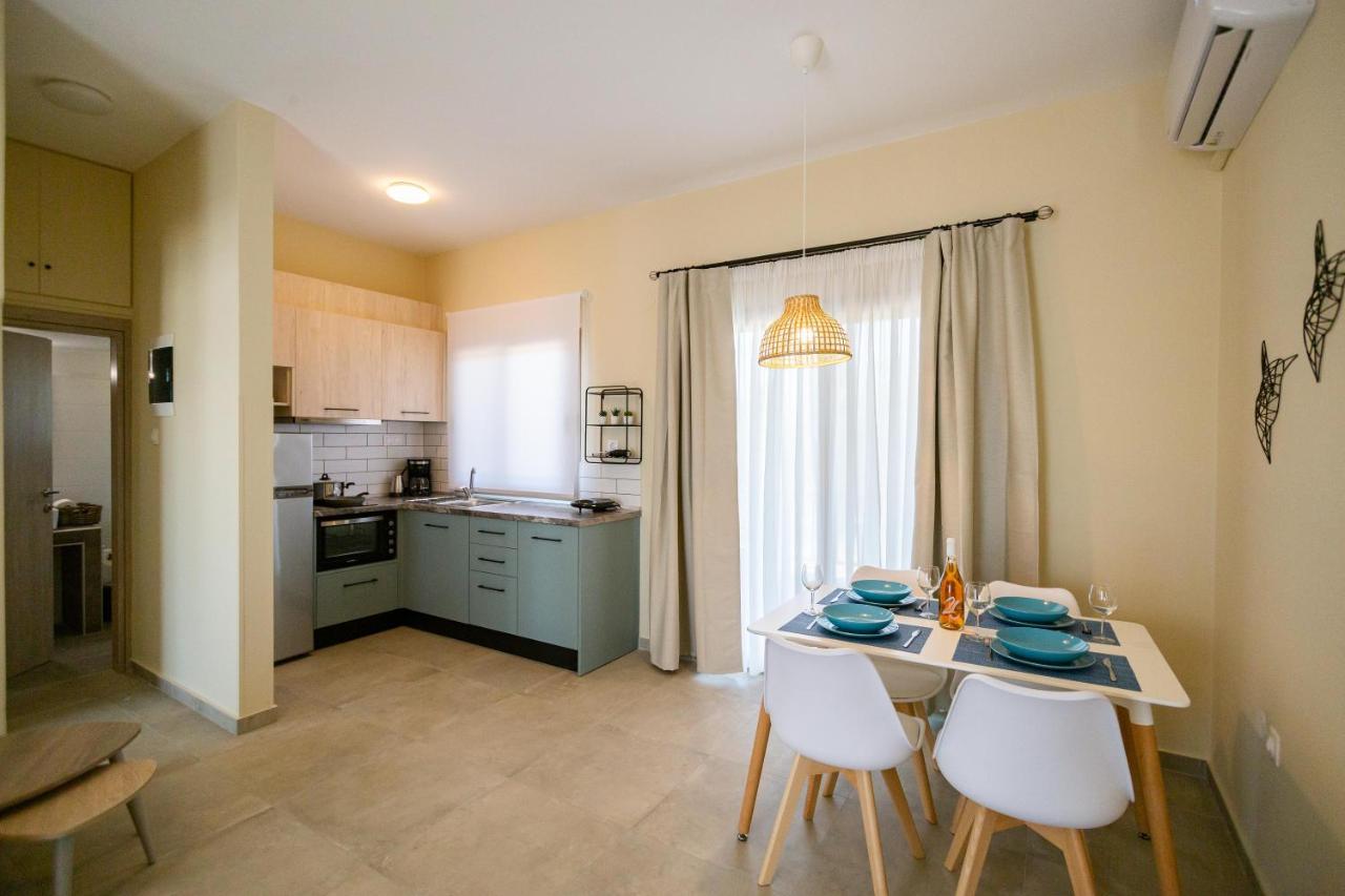 Varkes Suites 1 Néa Potídea Kültér fotó