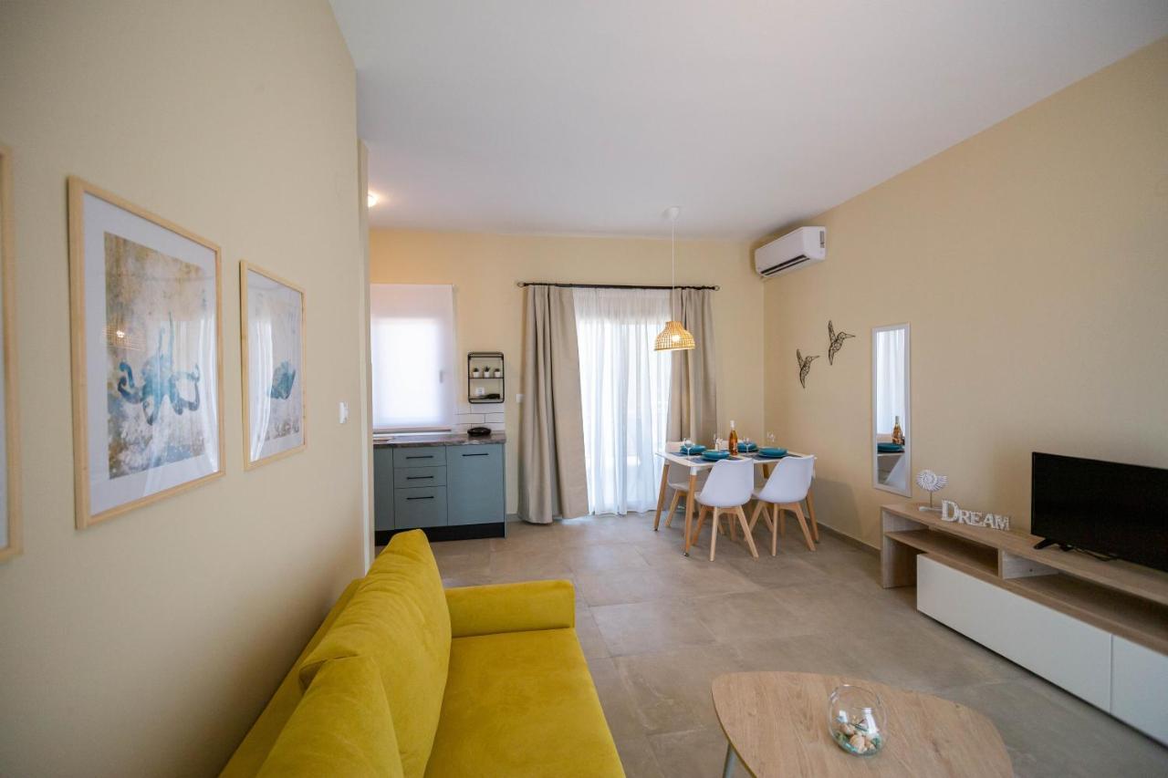 Varkes Suites 1 Néa Potídea Kültér fotó
